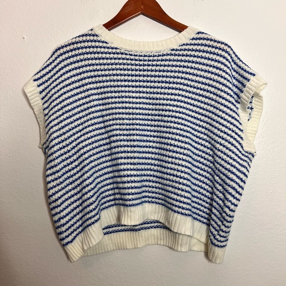 Women's Striped Cap Sleeve Sweater Vest V Neck Hallow Out Knit Top resort wear - Picture 2 of 3